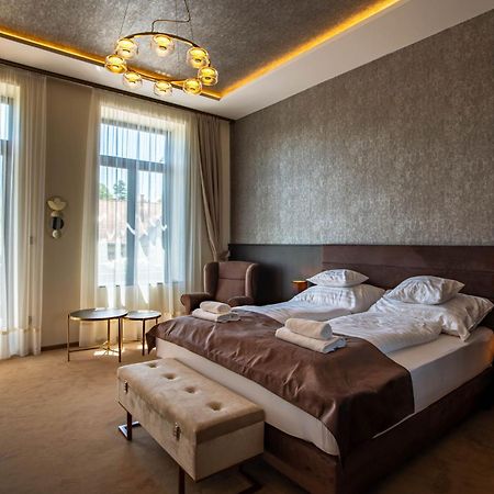 Voeroesko Villa -Elnoeki Szauna Es Jakuzzi Hasznalattal Balatonalmadi Ngoại thất bức ảnh