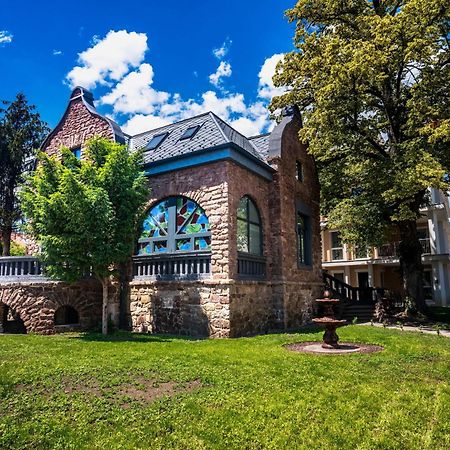 Voeroesko Villa -Elnoeki Szauna Es Jakuzzi Hasznalattal Balatonalmadi Ngoại thất bức ảnh